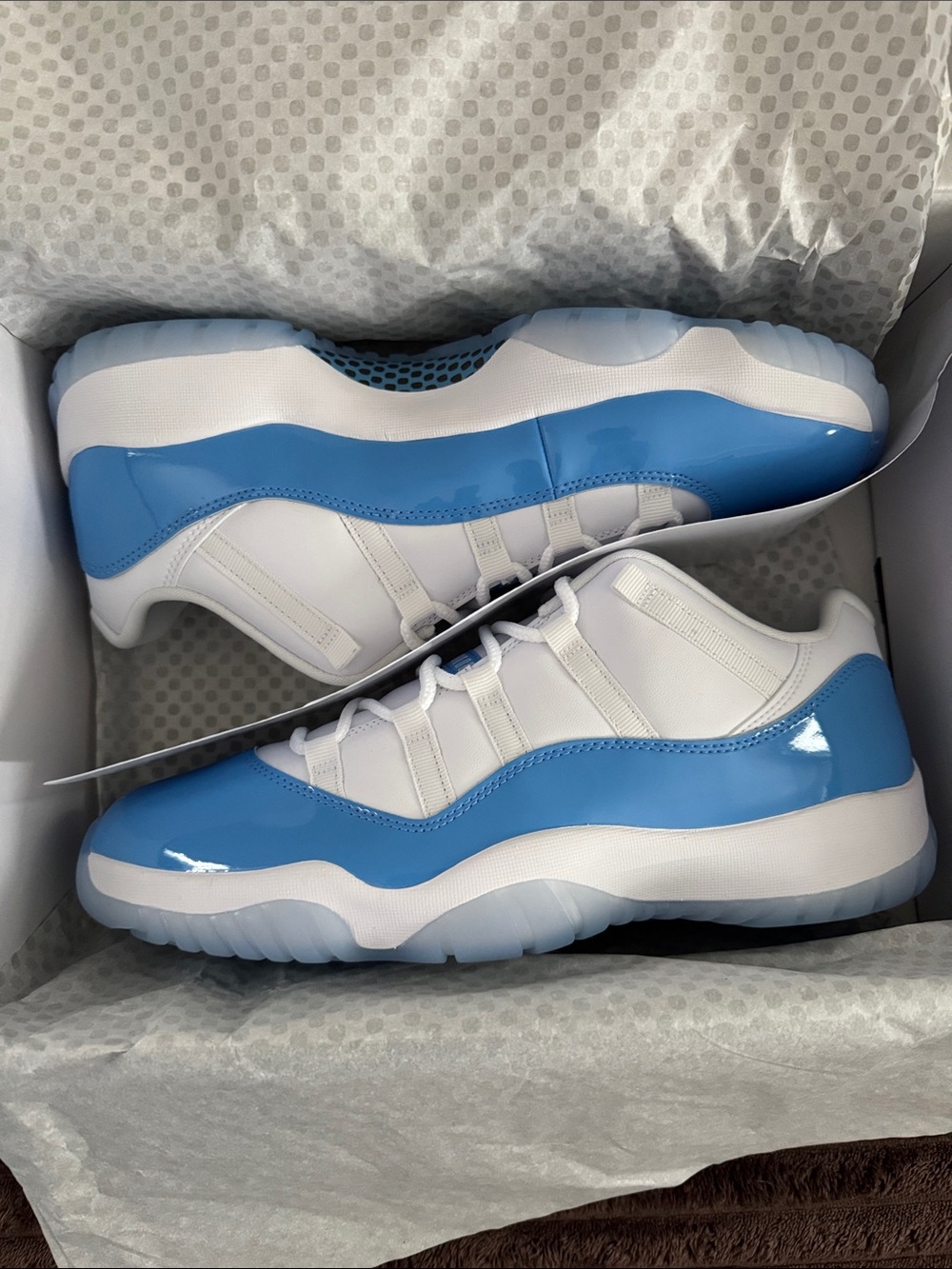 Retro 11 Low “University Blue”